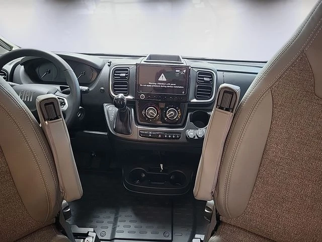 Кемпер HYMER / ERIBA  Etrusco T 7400 SB Autom. F2F - изображение 3