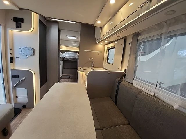 Кемпер HYMER / ERIBA  Etrusco T 7400 SB Autom. F2F - изображение 9