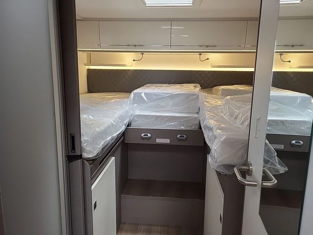 Кемпер HYMER / ERIBA  Etrusco T 7400 SB Autom. F2F - изображение 4