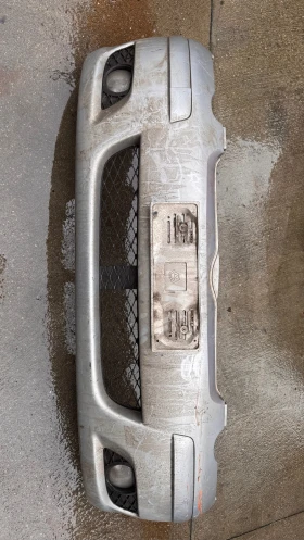 Предна Броня за Toyota Yaris 2005 , снимка 1