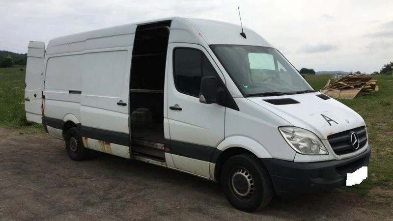 Интериор и аксесоари за Mercedes-Benz Sprinter 315, снимка 3 - Части - 49501707