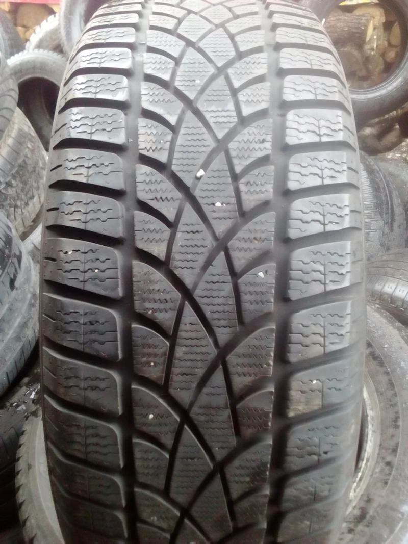 Гуми Зимни 215/50R17, снимка 1 - Гуми и джанти - 20465751