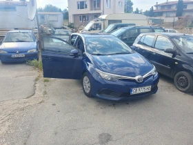     Toyota Auris BRC . 