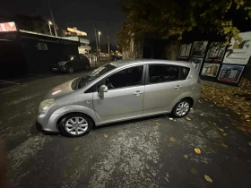 Toyota Corolla verso  - изображение 1