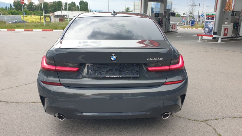 BMW 330 е М SPORT Уникат Всички Екстри Plug-in хибрид, снимка 4 - Автомобили и джипове - 45637154