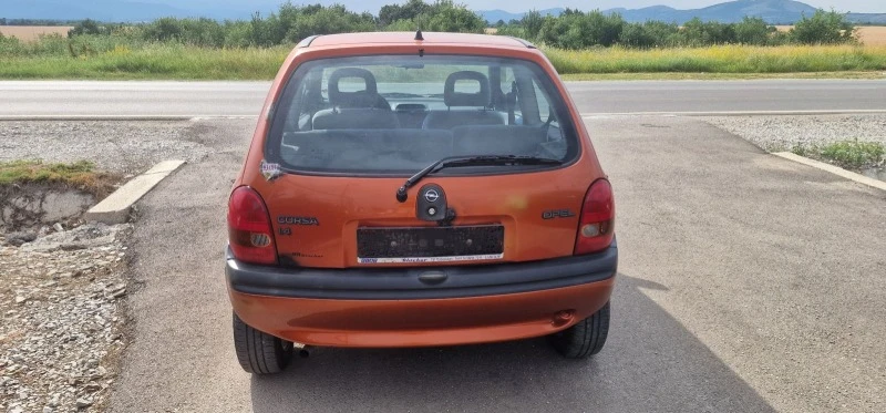 Opel Corsa 1.4i klima, снимка 4 - Автомобили и джипове - 47282258