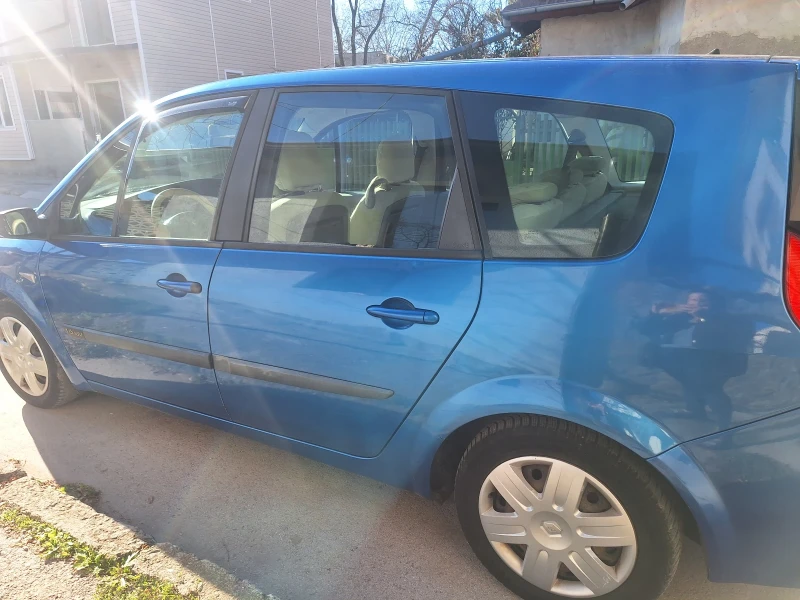 Renault Scenic, снимка 7 - Автомобили и джипове - 48099947