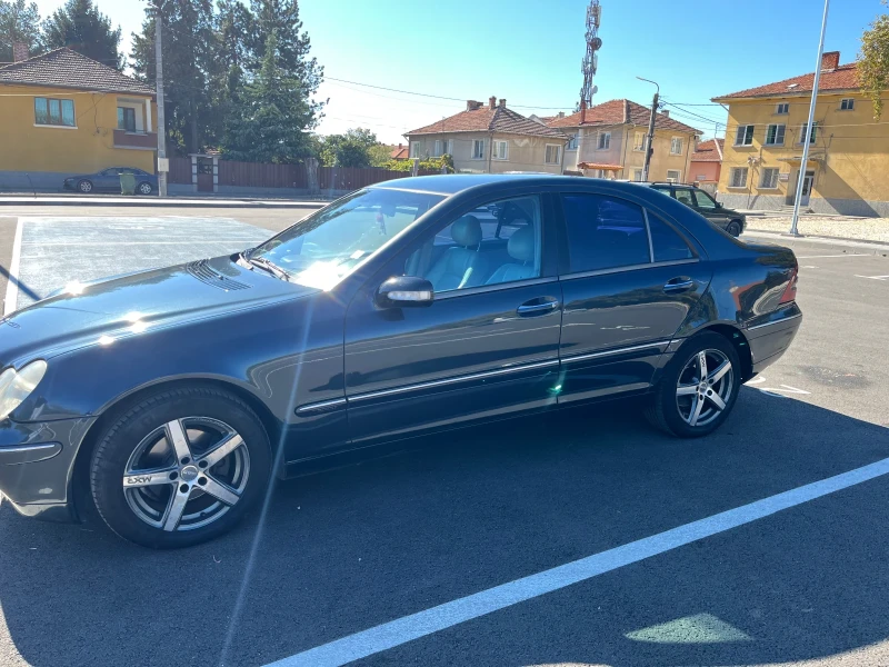 Mercedes-Benz C 220, снимка 14 - Автомобили и джипове - 48112896