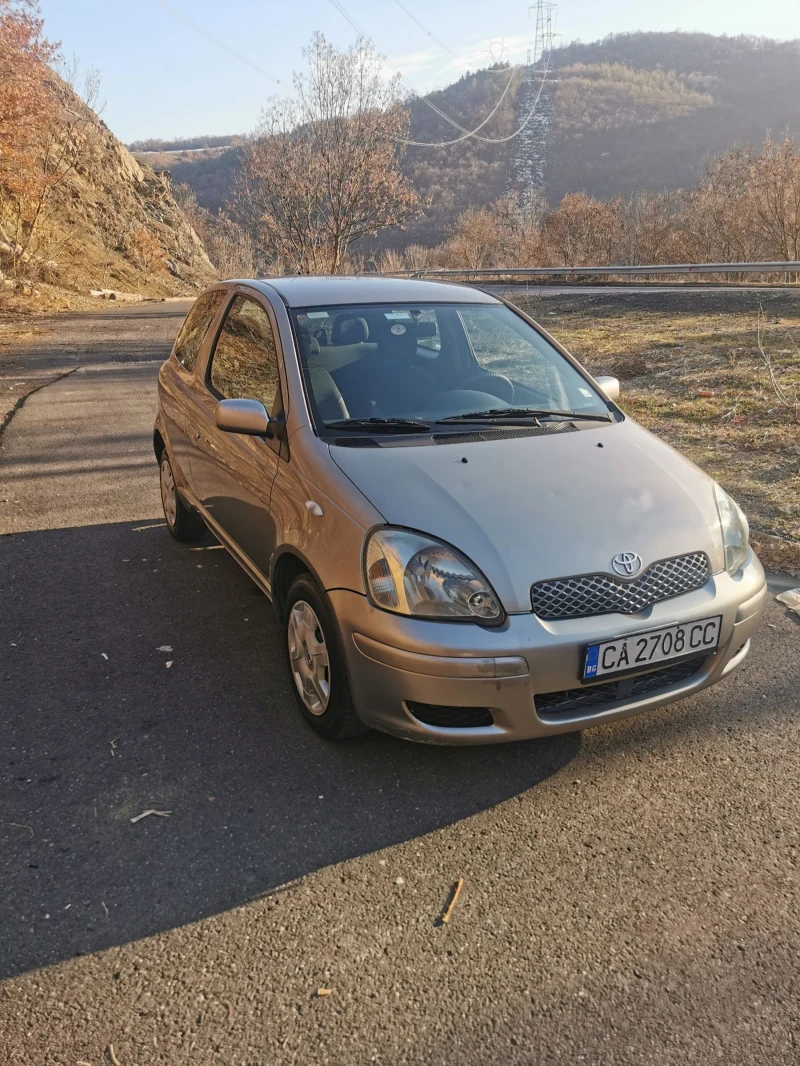 Toyota Yaris 1.0, снимка 3 - Автомобили и джипове - 48803694