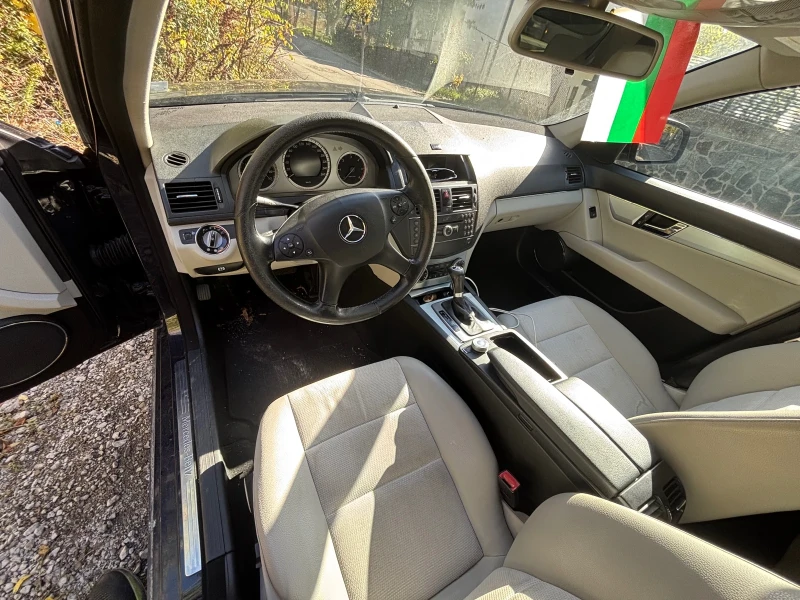 Mercedes-Benz C 320, снимка 5 - Автомобили и джипове - 52176910