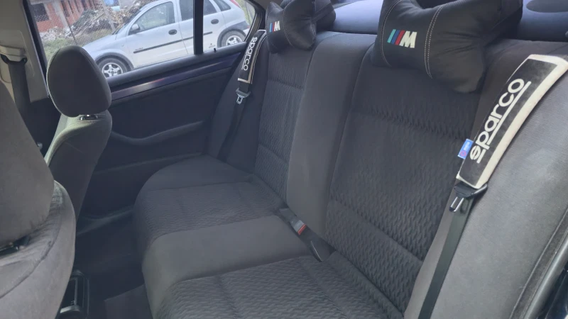 BMW 318, снимка 16 - Автомобили и джипове - 52634882