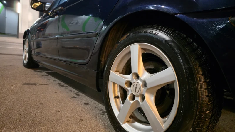 BMW 318, снимка 8 - Автомобили и джипове - 52634882