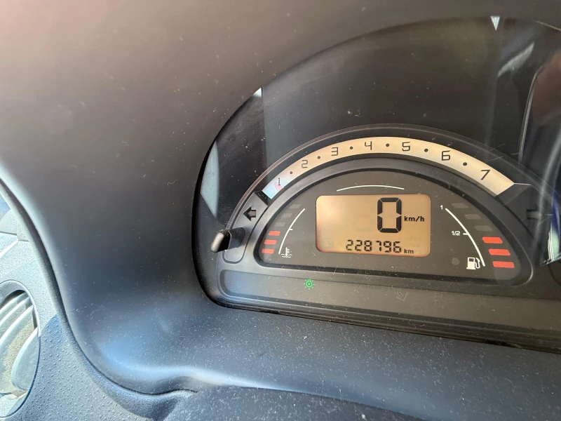 Citroen C2, снимка 6 - Автомобили и джипове - 52649706