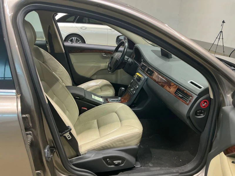 Volvo S80 2.4 D5 | Executive, снимка 7 - Автомобили и джипове - 52898525