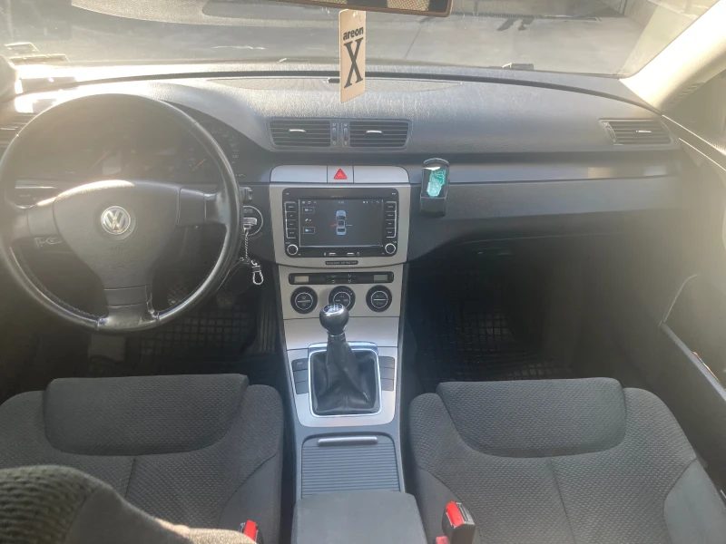 VW Passat, снимка 17 - Автомобили и джипове - 53272410