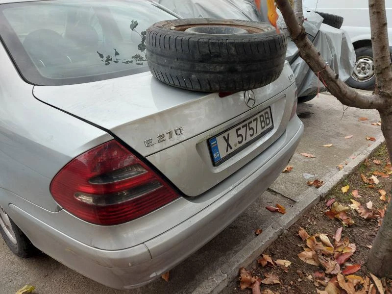 Mercedes-Benz E 270, снимка 5 - Автомобили и джипове - 34816387