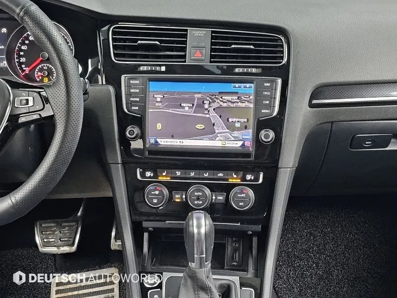 VW Golf 1.4 Tsi Premium, снимка 14 - Автомобили и джипове - 55830320