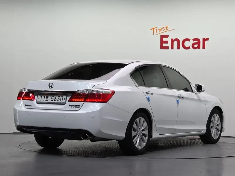 Honda Accord 2.4 9Th Generation, снимка 3 - Автомобили и джипове - 56020755