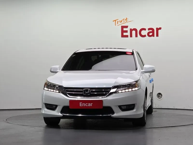 Honda Accord 2.4 9Th Generation, снимка 6 - Автомобили и джипове - 56020755