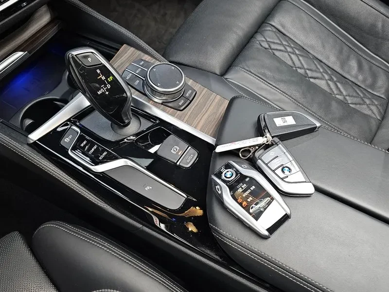 BMW 530 (G30) 530I Luxury Plus, снимка 9 - Автомобили и джипове - 56114565