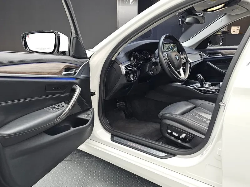 BMW 530 (G30) 530I Luxury Plus, снимка 10 - Автомобили и джипове - 56114565
