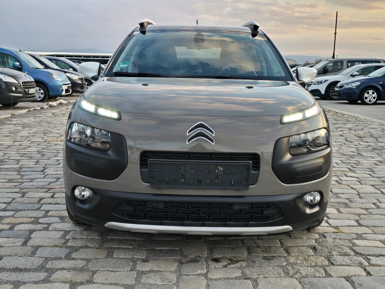 Citroen C4 Cactus RIP CURL 1.2i 110кс EURO 6B - изображение 2