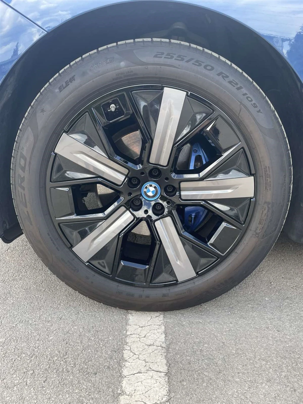 BMW iX xDrive40 - изображение 5
