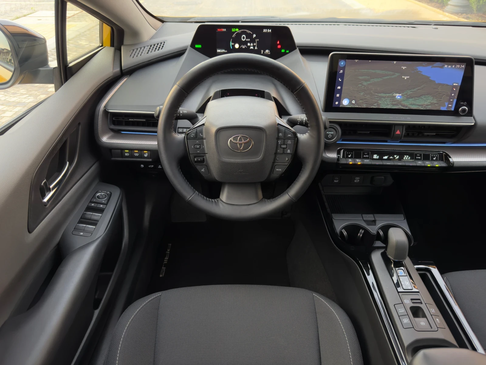 Toyota Prius 10 ГОДИНИ ГАРАНЦИЯ / Plug in Hybrid / НАЛИЧЕН - изображение 8