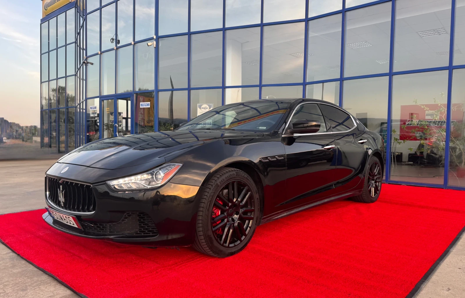 Maserati Ghibli SQ4* AWD* Напълно обслужена!, снимка 4 - Автомобили и джипове - 54986313