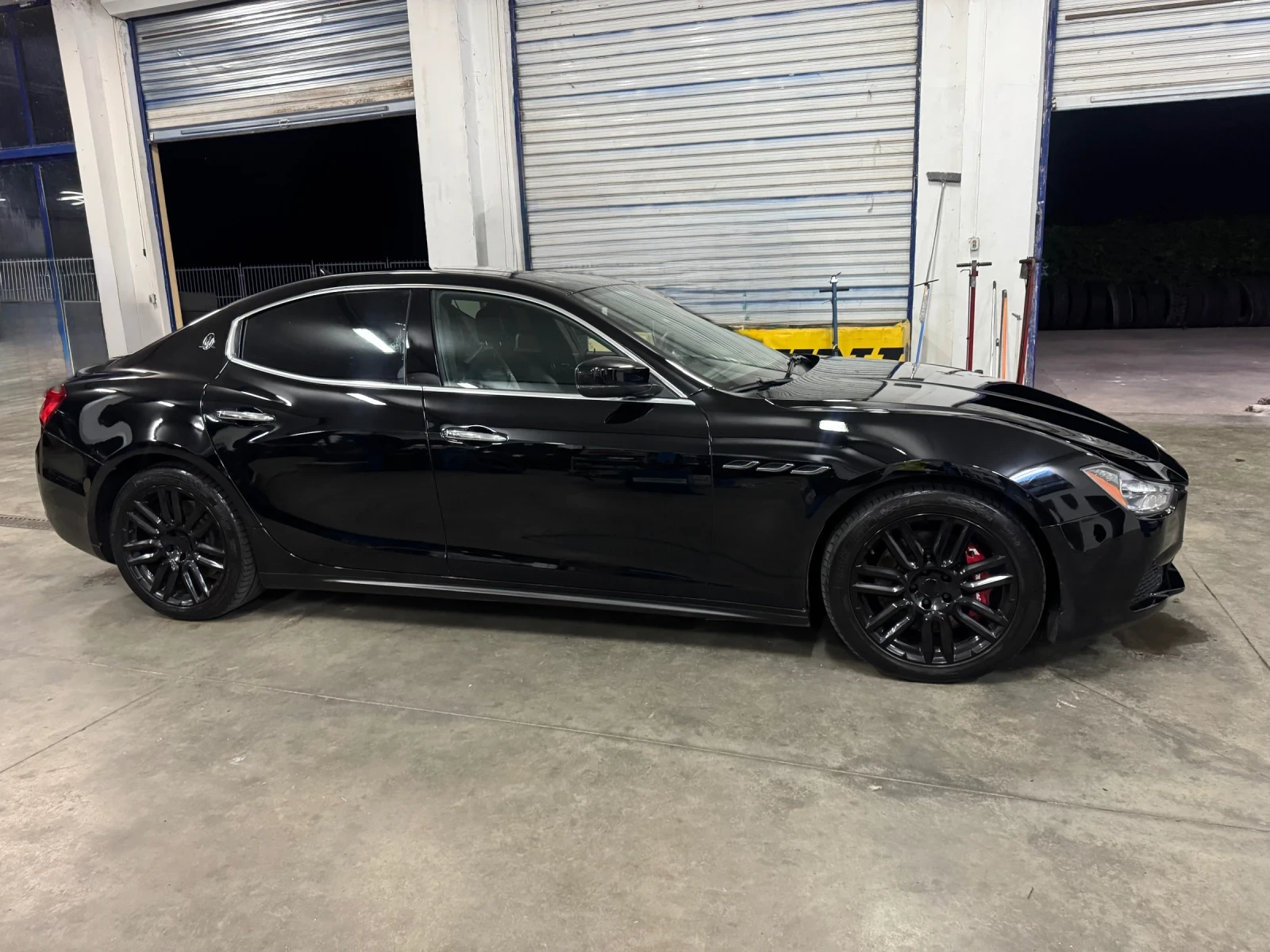 Maserati Ghibli SQ4* AWD* Напълно обслужена!, снимка 2 - Автомобили и джипове - 54986313