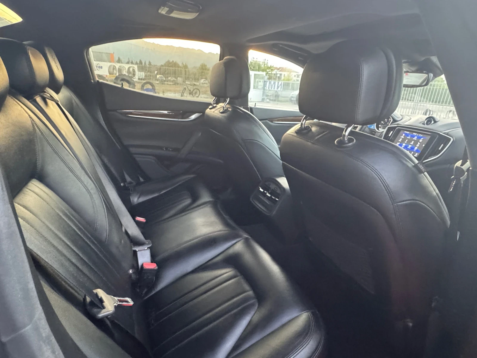 Maserati Ghibli SQ4* AWD* Напълно обслужена!, снимка 9 - Автомобили и джипове - 54986313