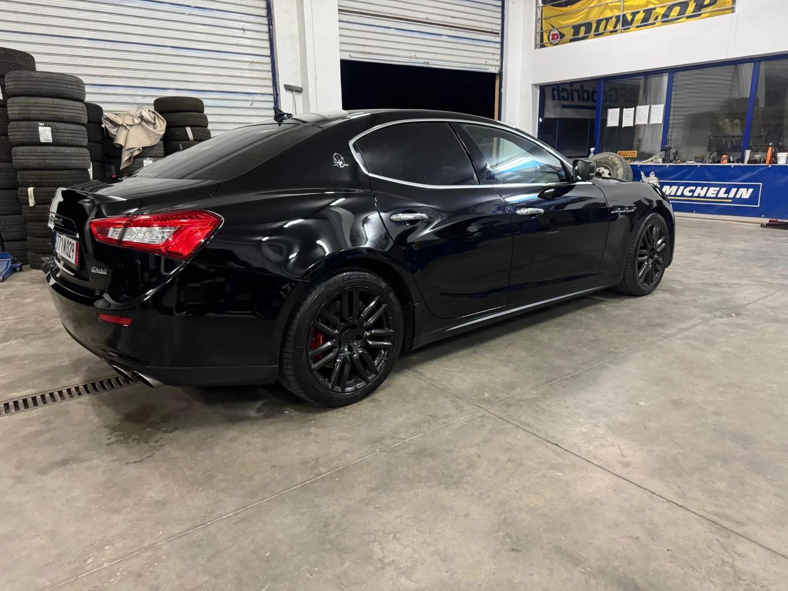 Maserati Ghibli SQ4* AWD* Напълно обслужена!, снимка 3 - Автомобили и джипове - 54986313