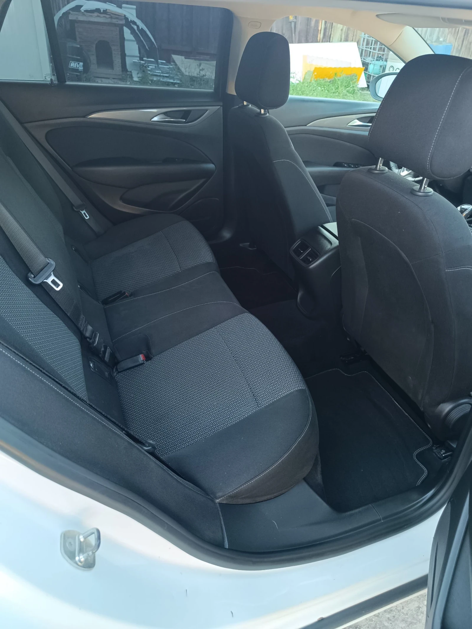 Opel Insignia 1.6 D Euro 6 | Mobile.bg — изображение 12