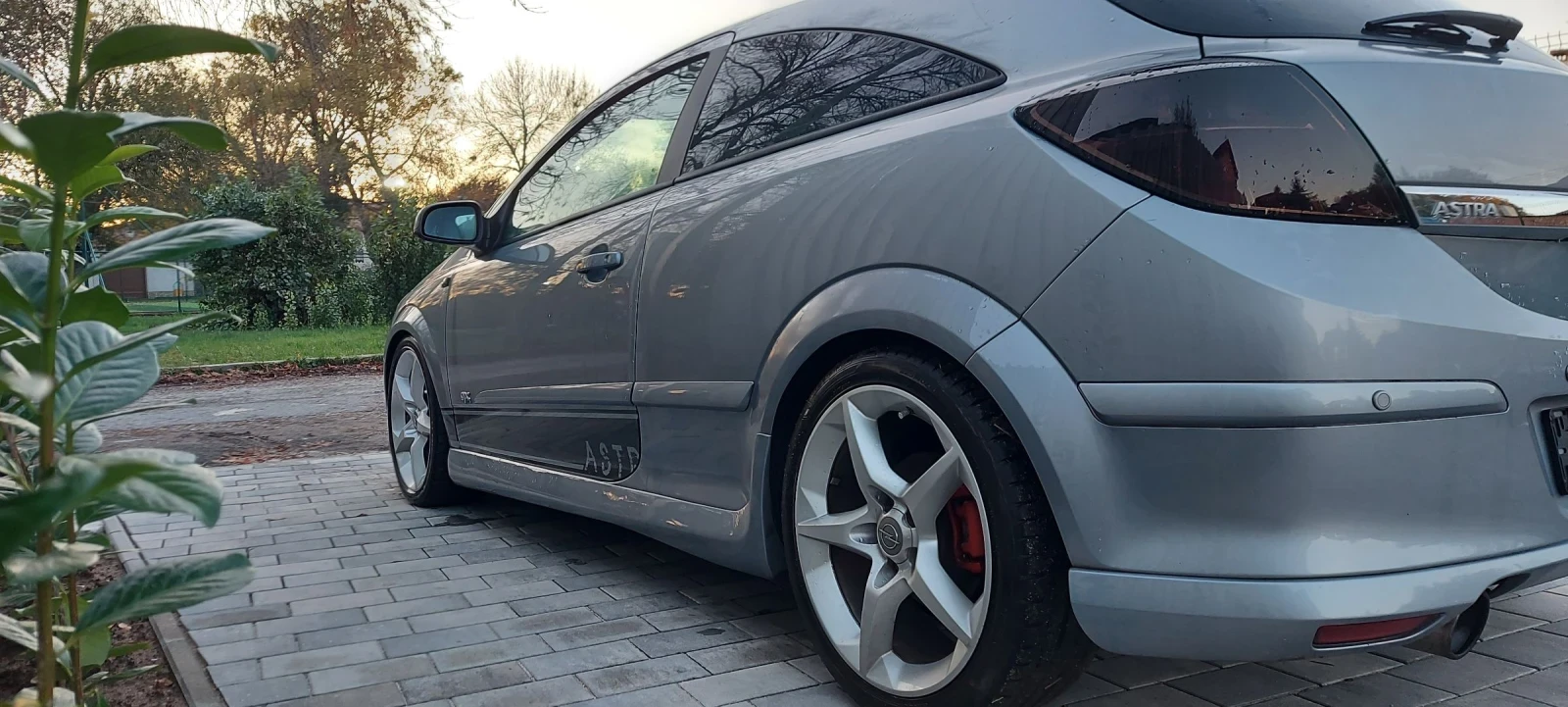 Opel Astra GTC Turbo - изображение 6