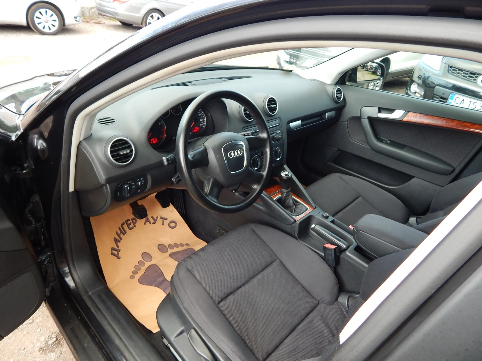 Audi A3 1.6i* 102k.* РЕАЛНИ КИЛОМЕТРИ*  - изображение 10