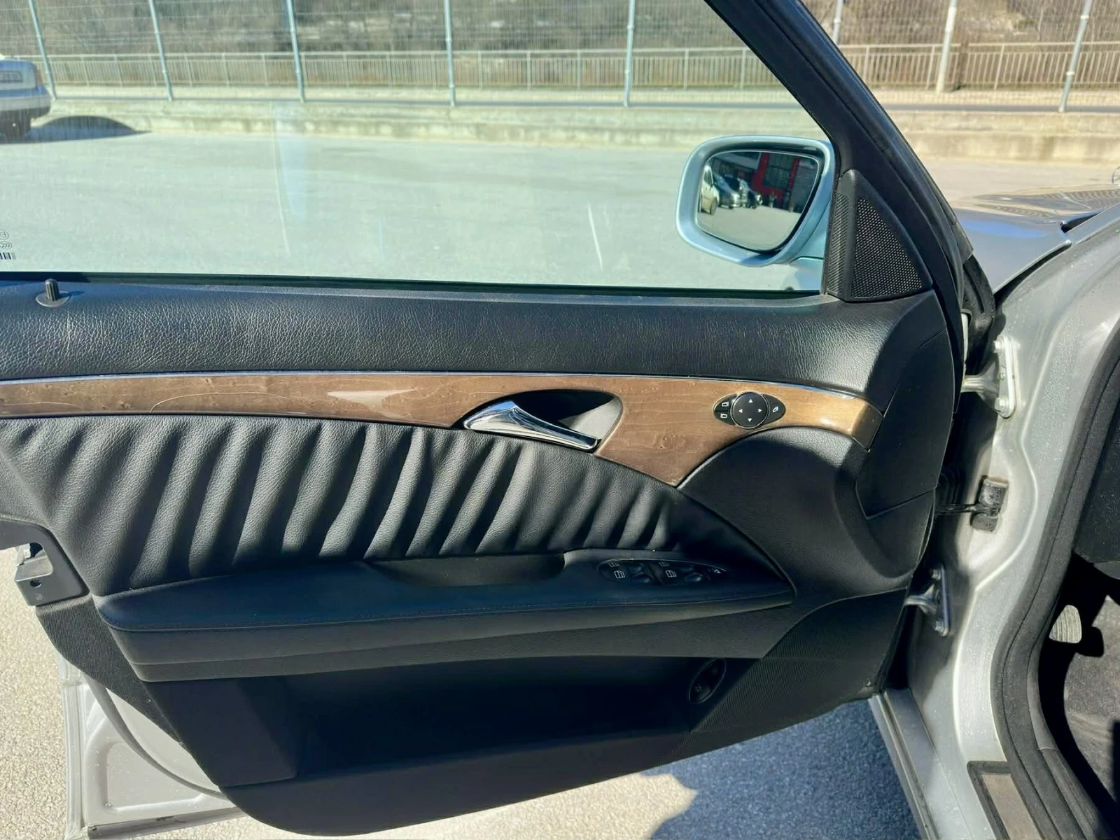 Mercedes-Benz E 220 W211, снимка 14 - Автомобили и джипове - 53684837