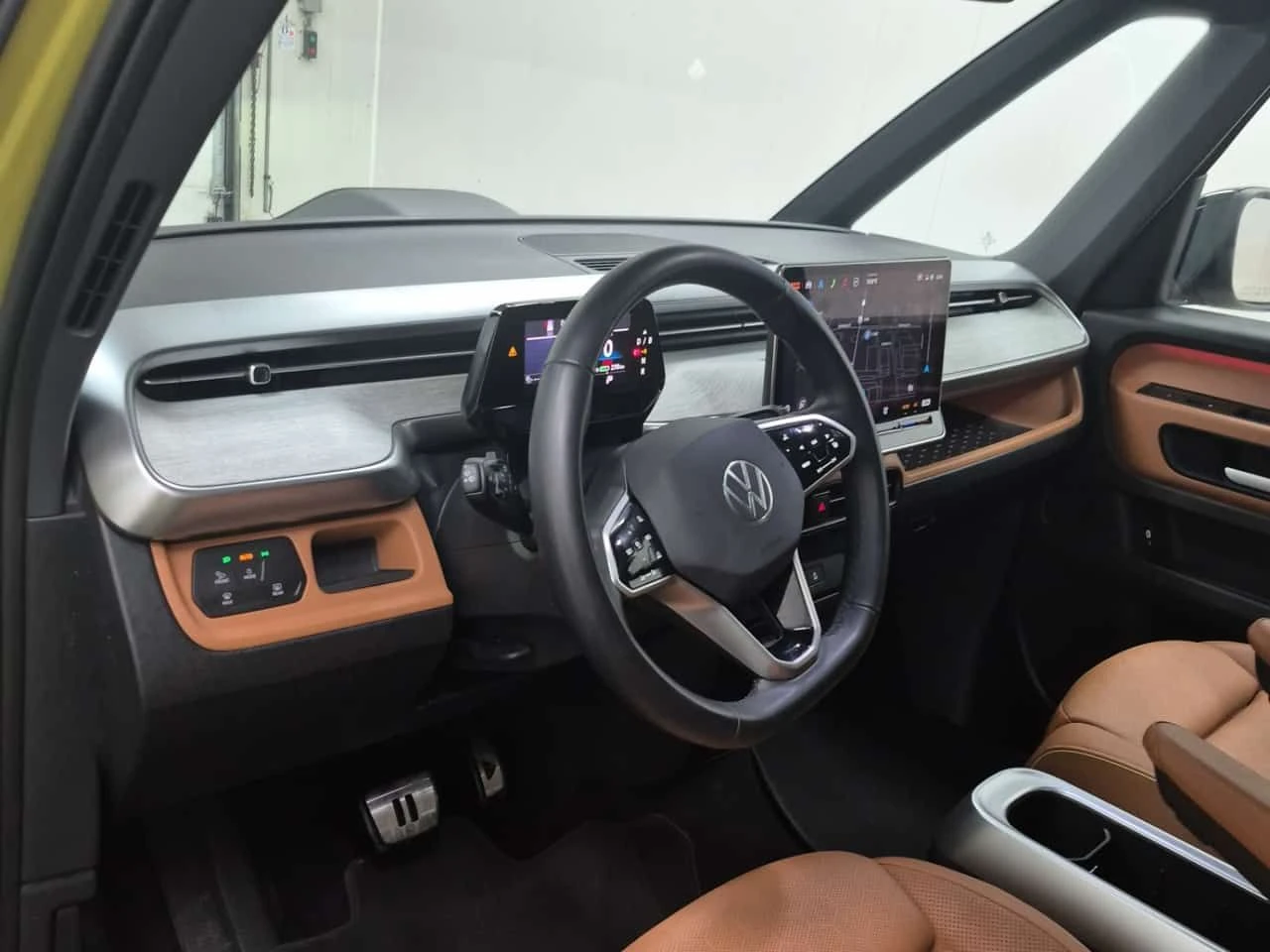 VW ID.Buzz 1ST EDITION * 360 КАМЕРИ* ОБДУХВАНЕ* ПАНО* CARFAX - изображение 10