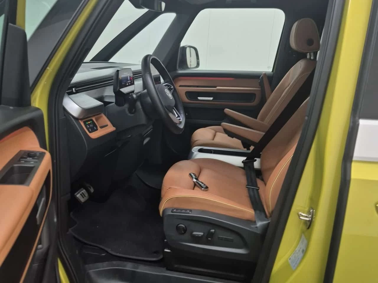 VW ID.Buzz 1ST EDITION * 360 КАМЕРИ* ОБДУХВАНЕ* ПАНО* CARFAX - изображение 8