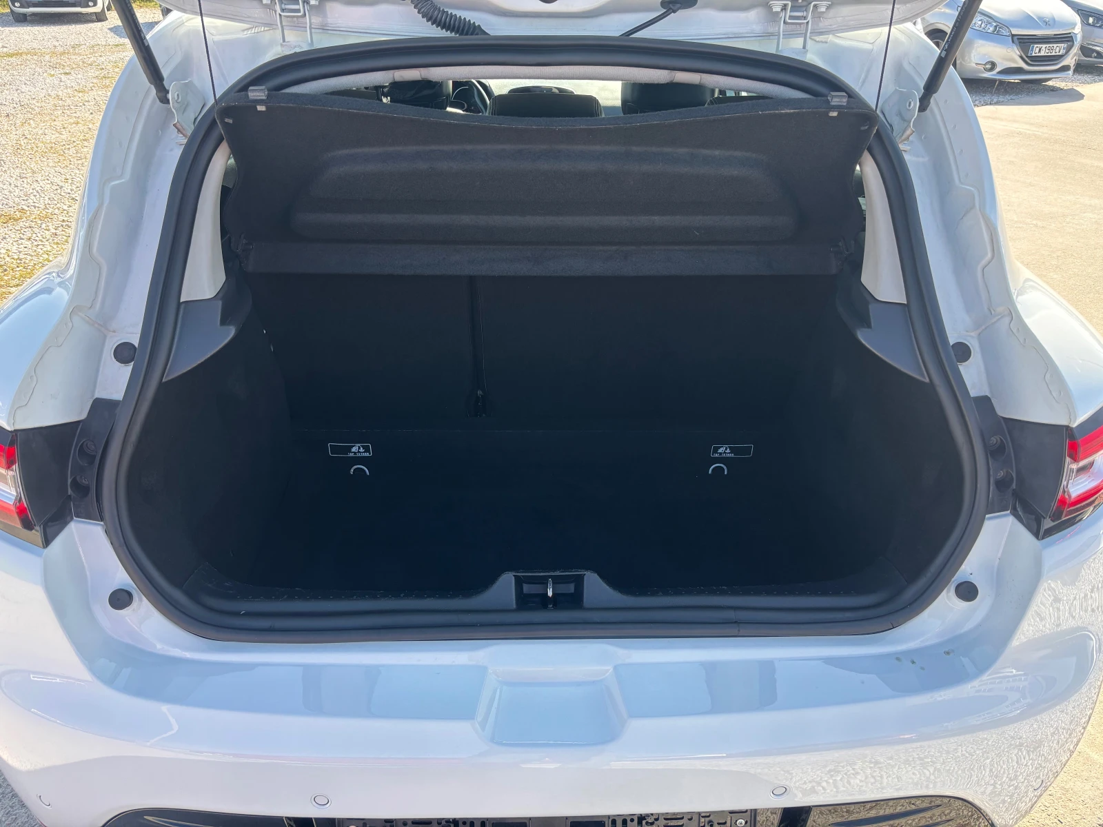 Renault Clio Full Led/EURO 6, снимка 12 - Автомобили и джипове - 53829492