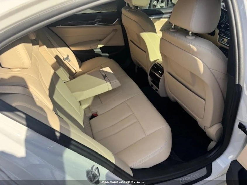 BMW 530E 2.0L I-4 DI, DOHC, VVT, TURBO, 180HP Rear Wheel, снимка 8 - Автомобили и джипове - 53840628