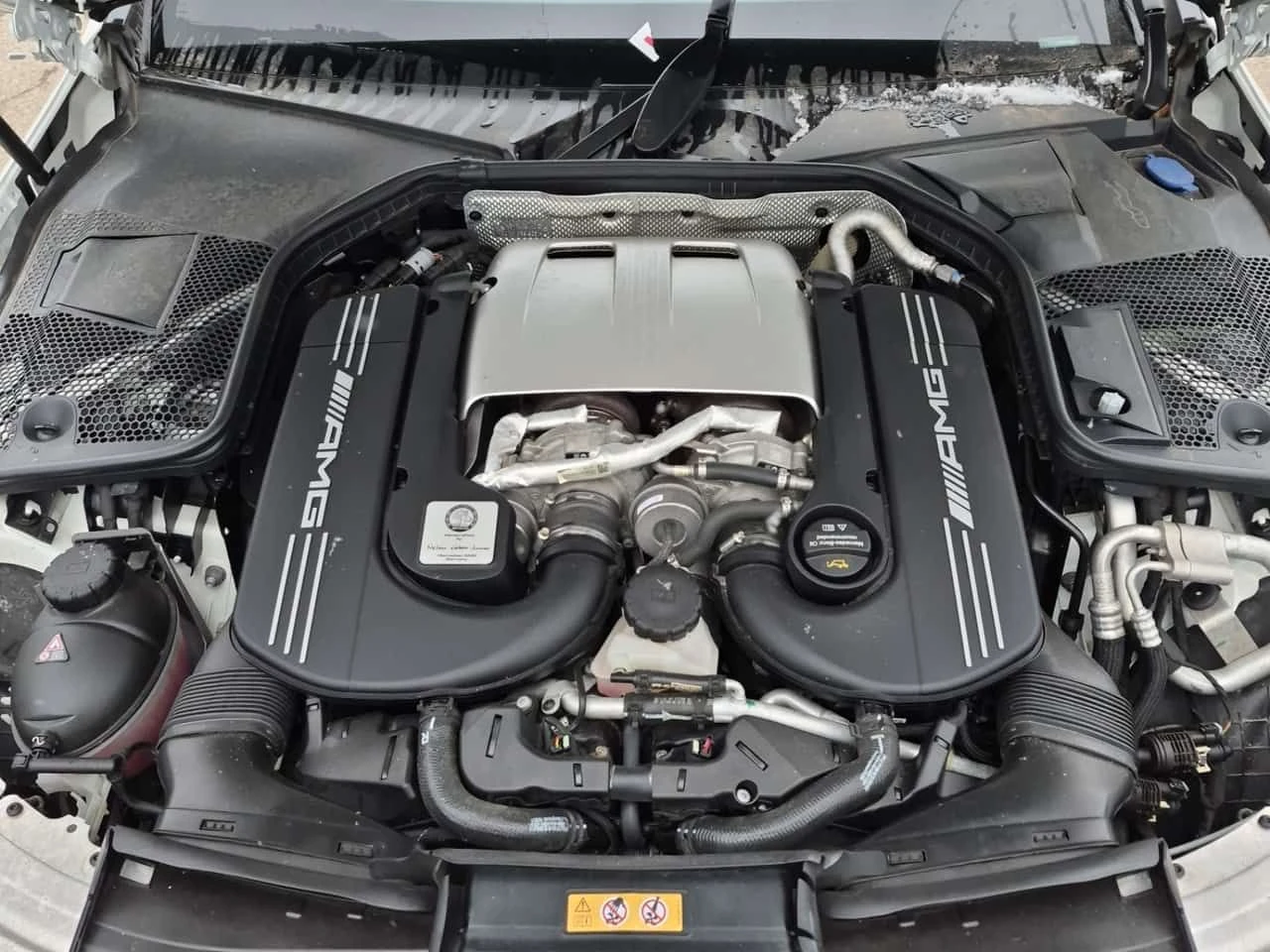 Mercedes-Benz C 63 AMG  S /DISTRONIC/360/BURMESTER, снимка 17 - Автомобили и джипове - 53947454