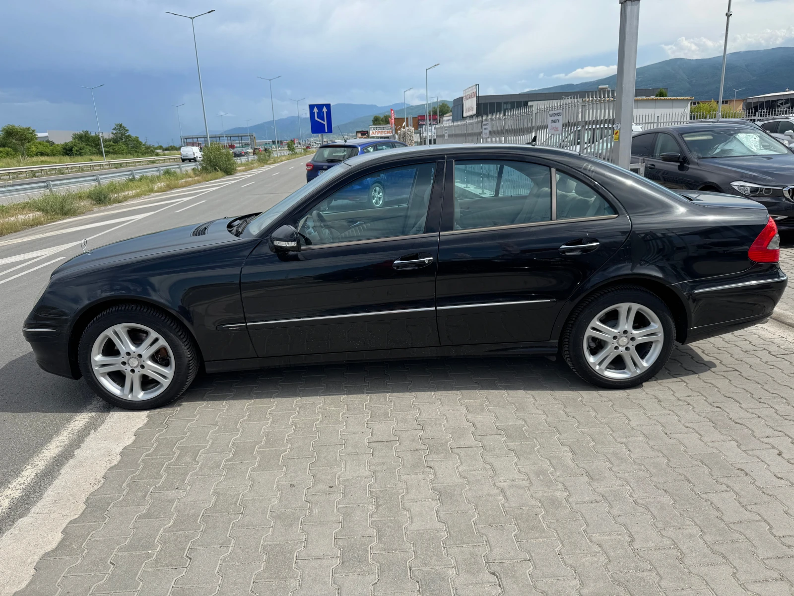 Mercedes-Benz E 320 CDI, снимка 5 - Автомобили и джипове - 54798411