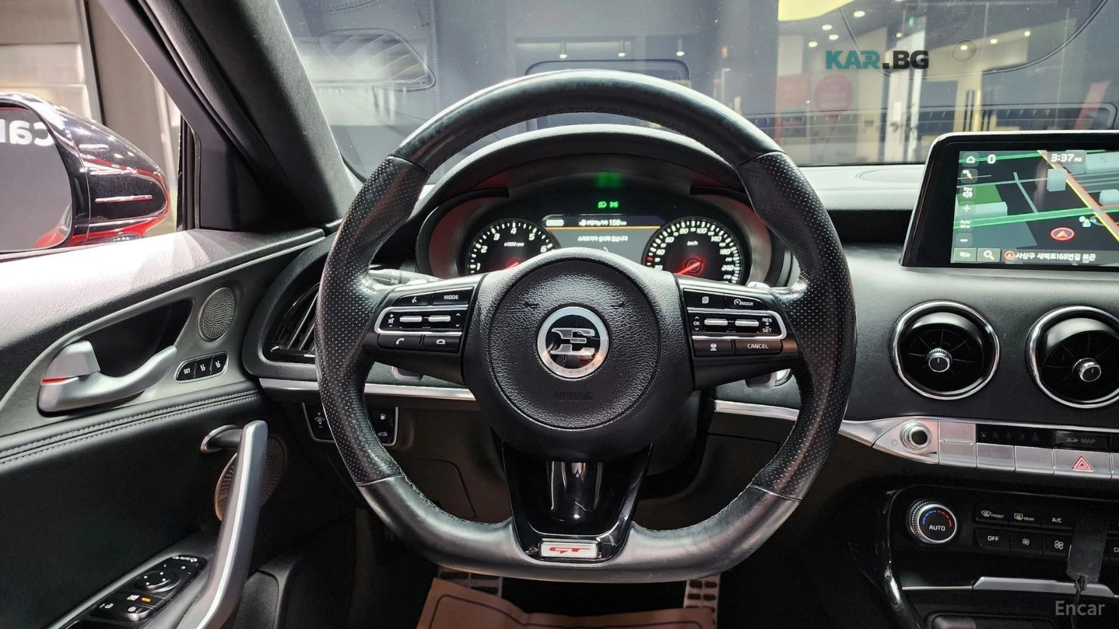 Kia Stinger * 3.3T* AWD* GT* ПОДГРЕВ* ОБДУХВАНЕ* ПАНО* 360* HU, снимка 13 - Автомобили и джипове - 55261637