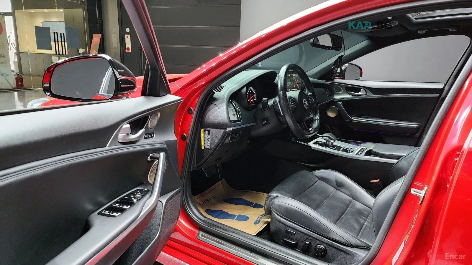 Kia Stinger * 3.3T* AWD* GT* ПОДГРЕВ* ОБДУХВАНЕ* ПАНО* 360* HU, снимка 10 - Автомобили и джипове - 55261637