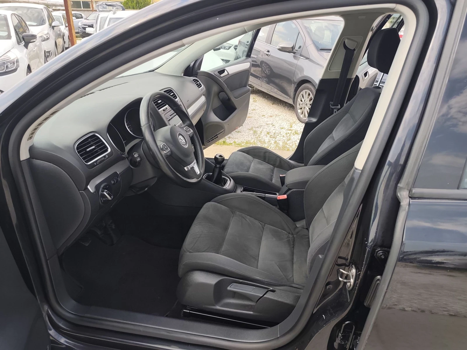 Skoda Octavia 1.6TDI, 105кс, снимка 7 - Автомобили и джипове - 55670529