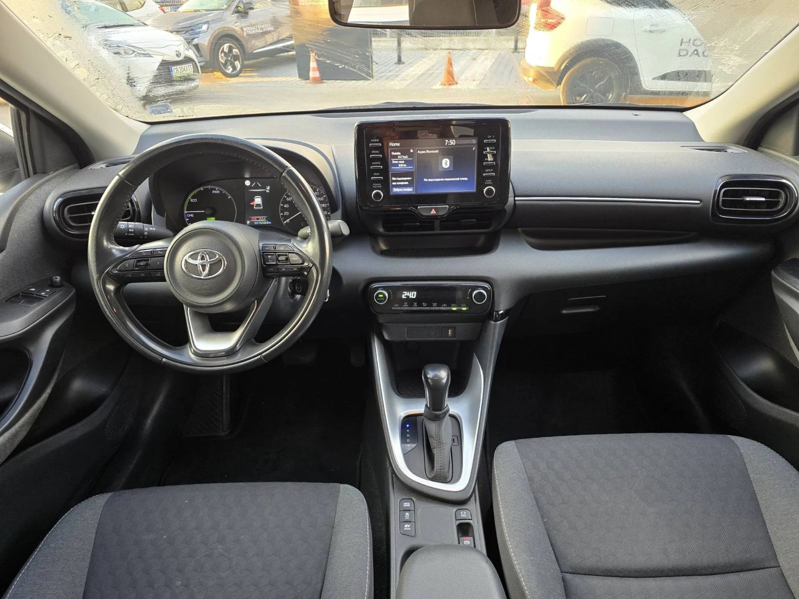 Toyota Yaris 1.5 Hybrid 92hp EDC, снимка 7 - Автомобили и джипове - 56289466