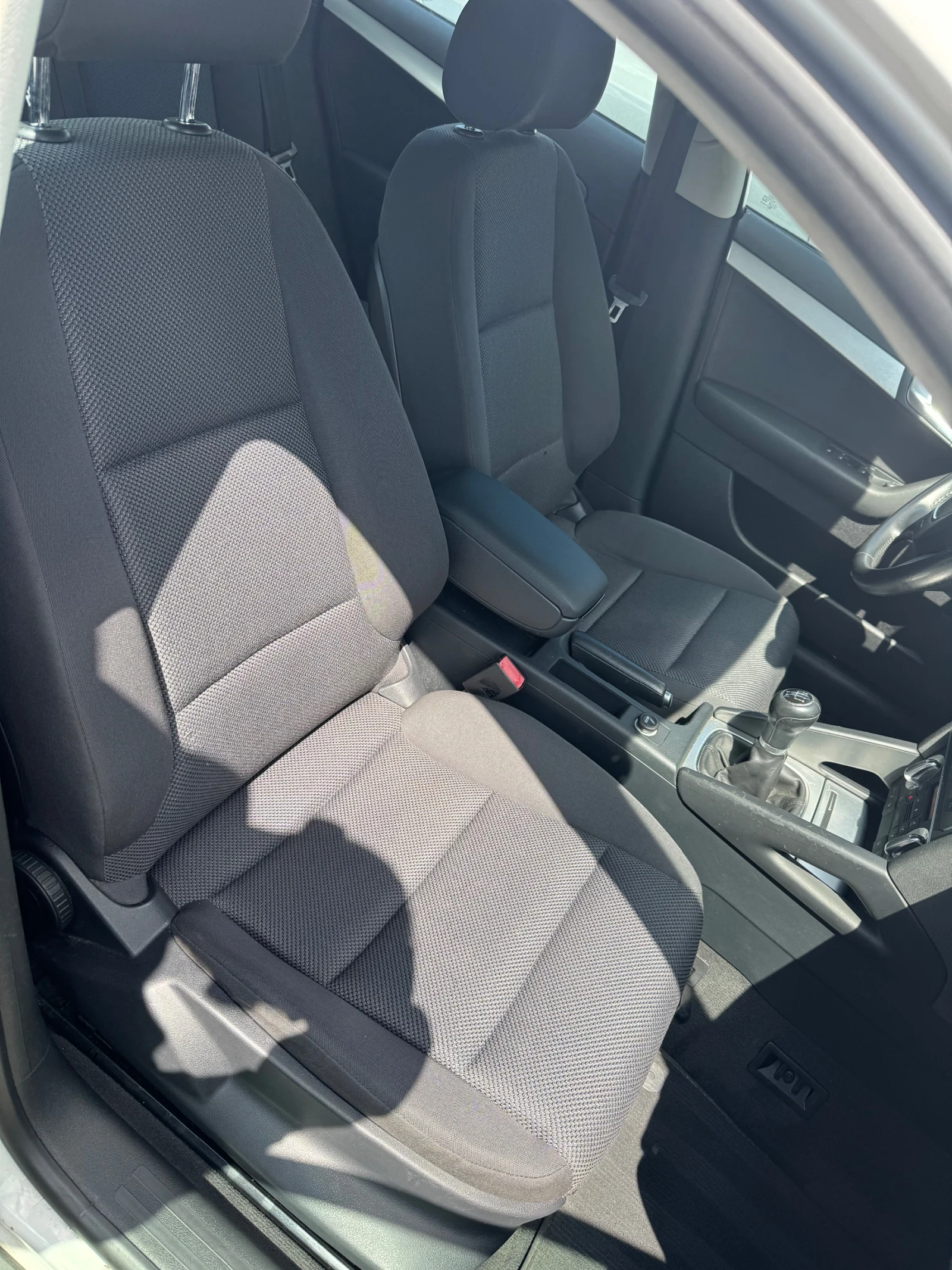 Audi A3 1.6i 102кс Facelift, снимка 12 - Автомобили и джипове - 56425479