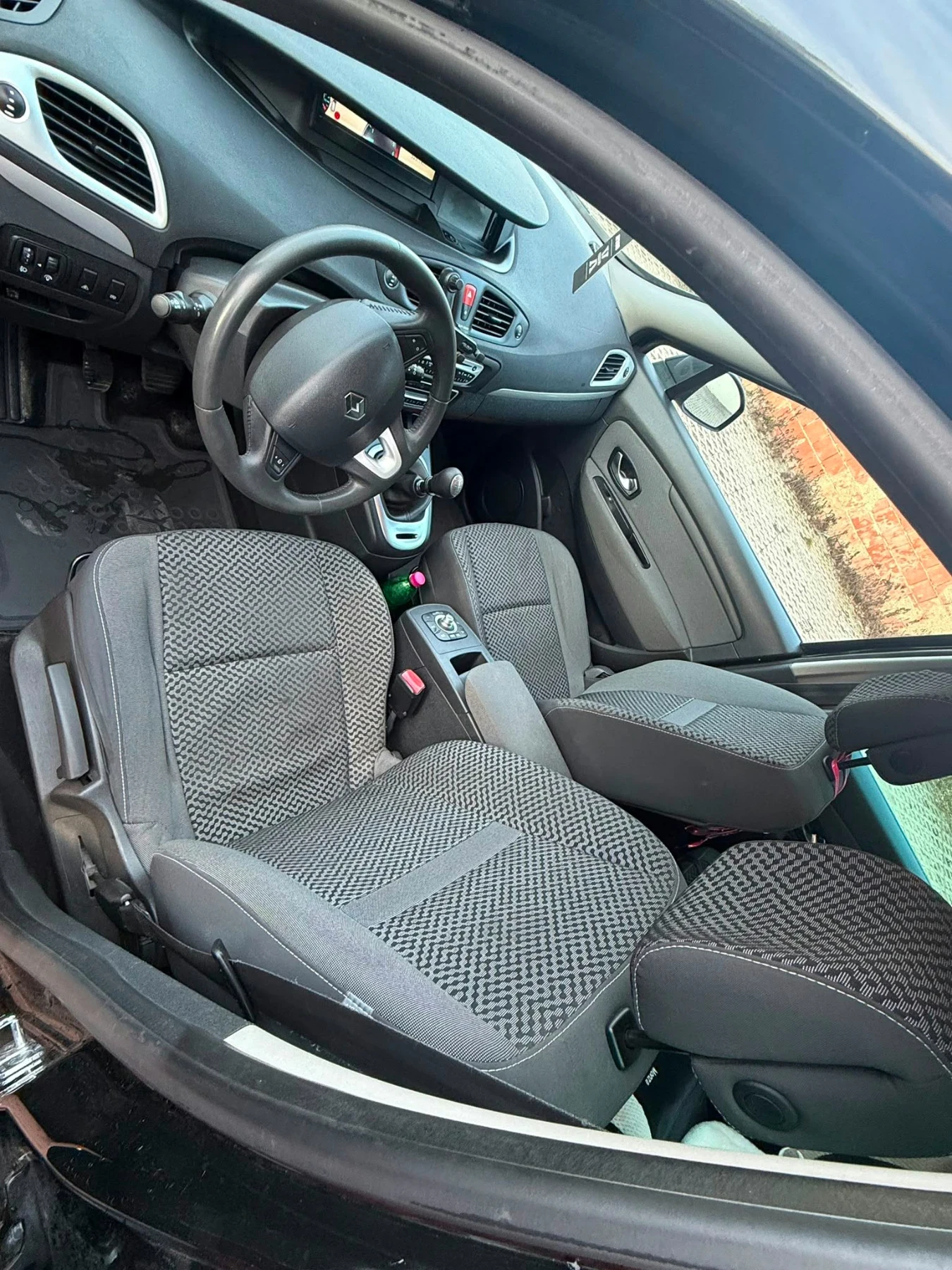 Renault Grand scenic 1.6dci, снимка 7 - Автомобили и джипове - 56548904