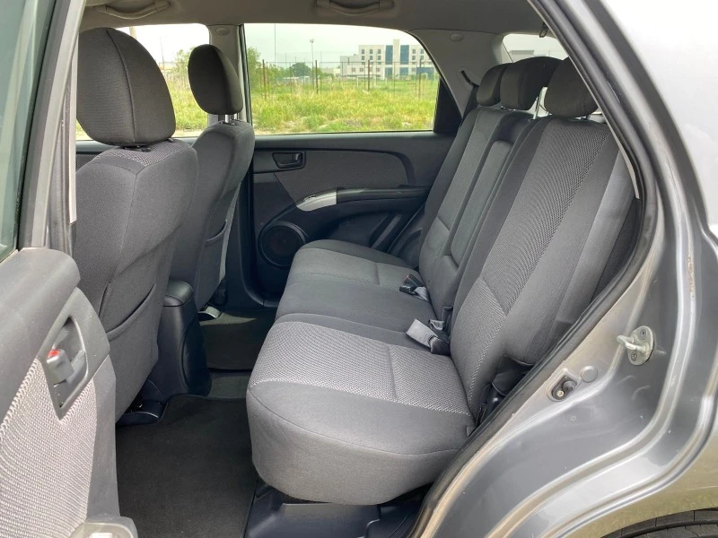 Kia Sportage 2.0i Bi-Fuel * , снимка 12 - Автомобили и джипове - 46746858