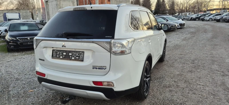 Mitsubishi Outlander 2.0i+ 4x4+ PHEV, снимка 2 - Автомобили и джипове - 48551391